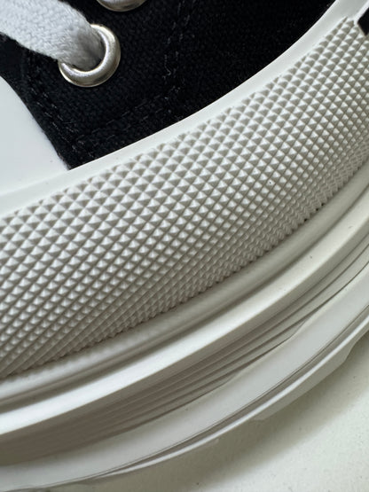 McQUEEN Tread Slick Canvas