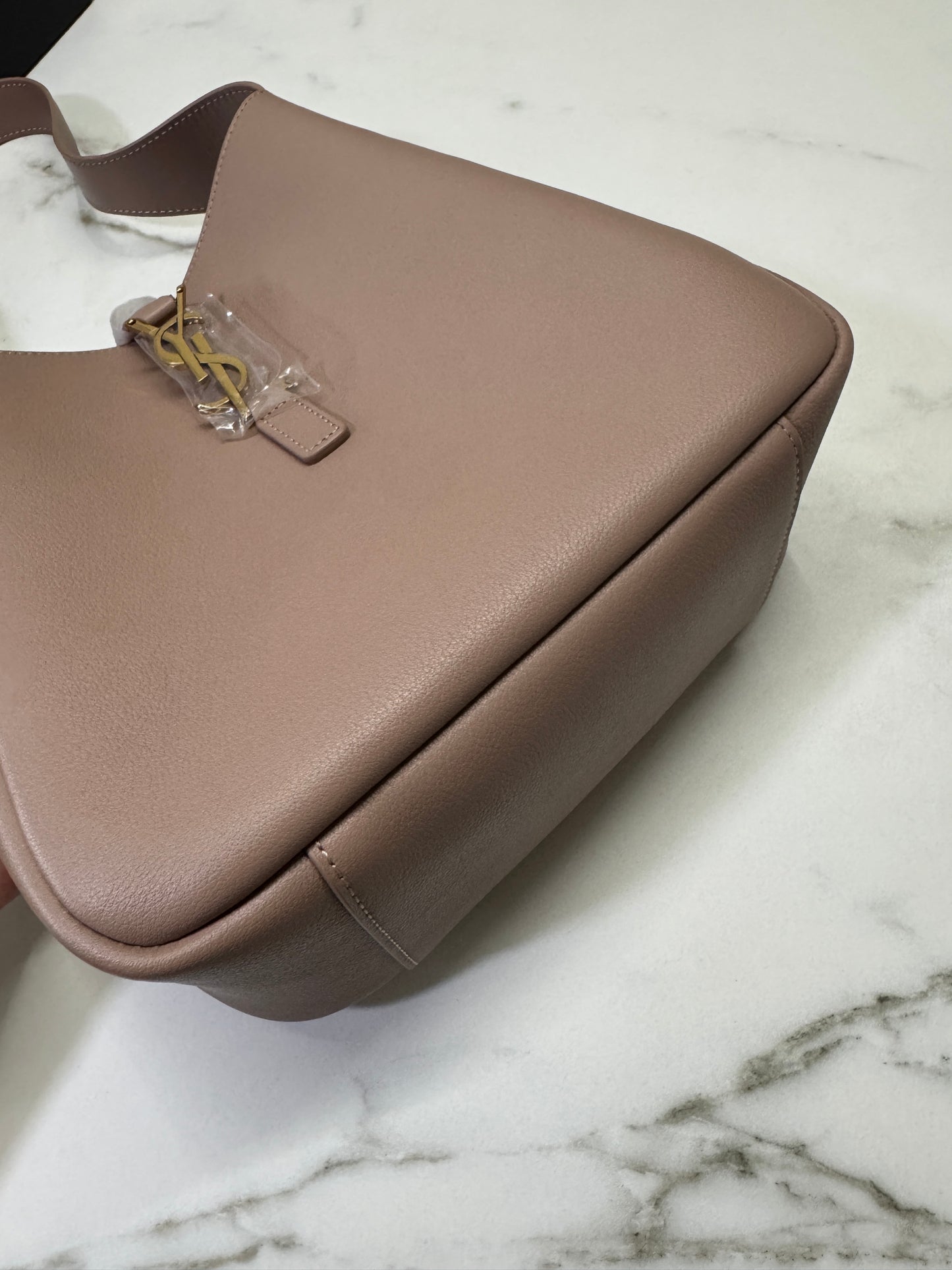 YSL LE 5 A7 Hobo 奶茶色 Small