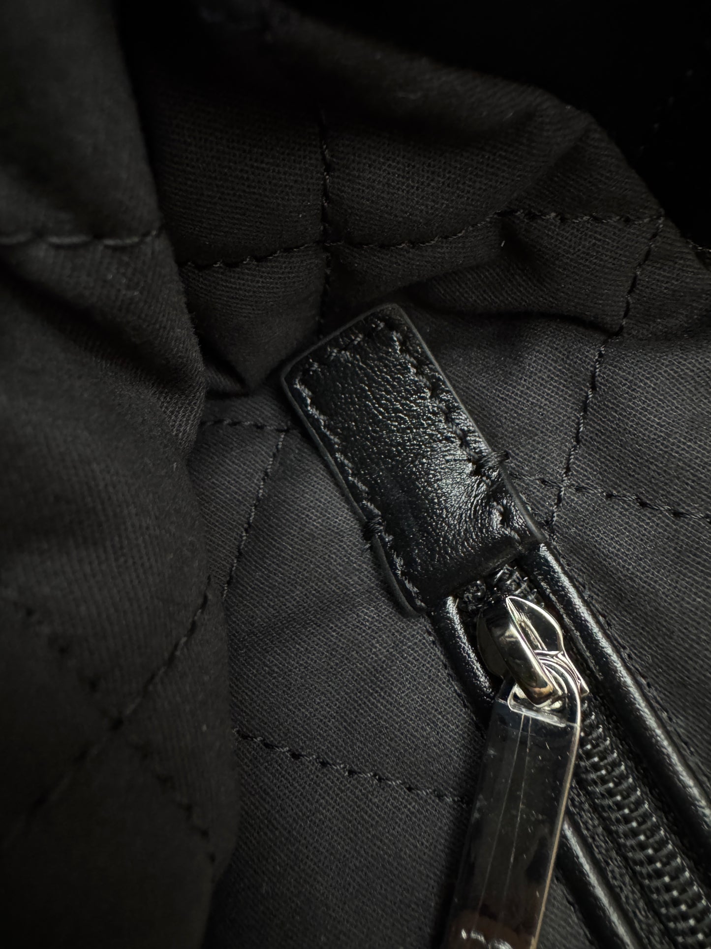 CHANEL 22Bag So Black Small