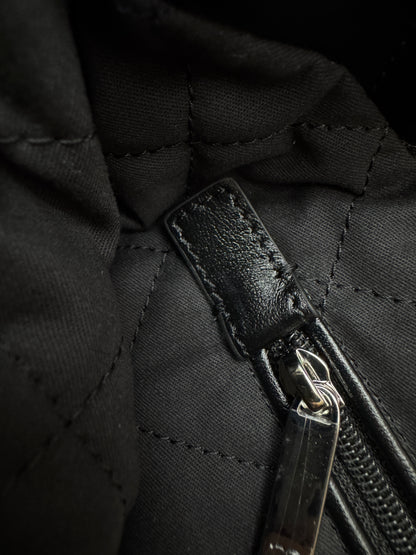 CHANEL 22Bag So Black Small