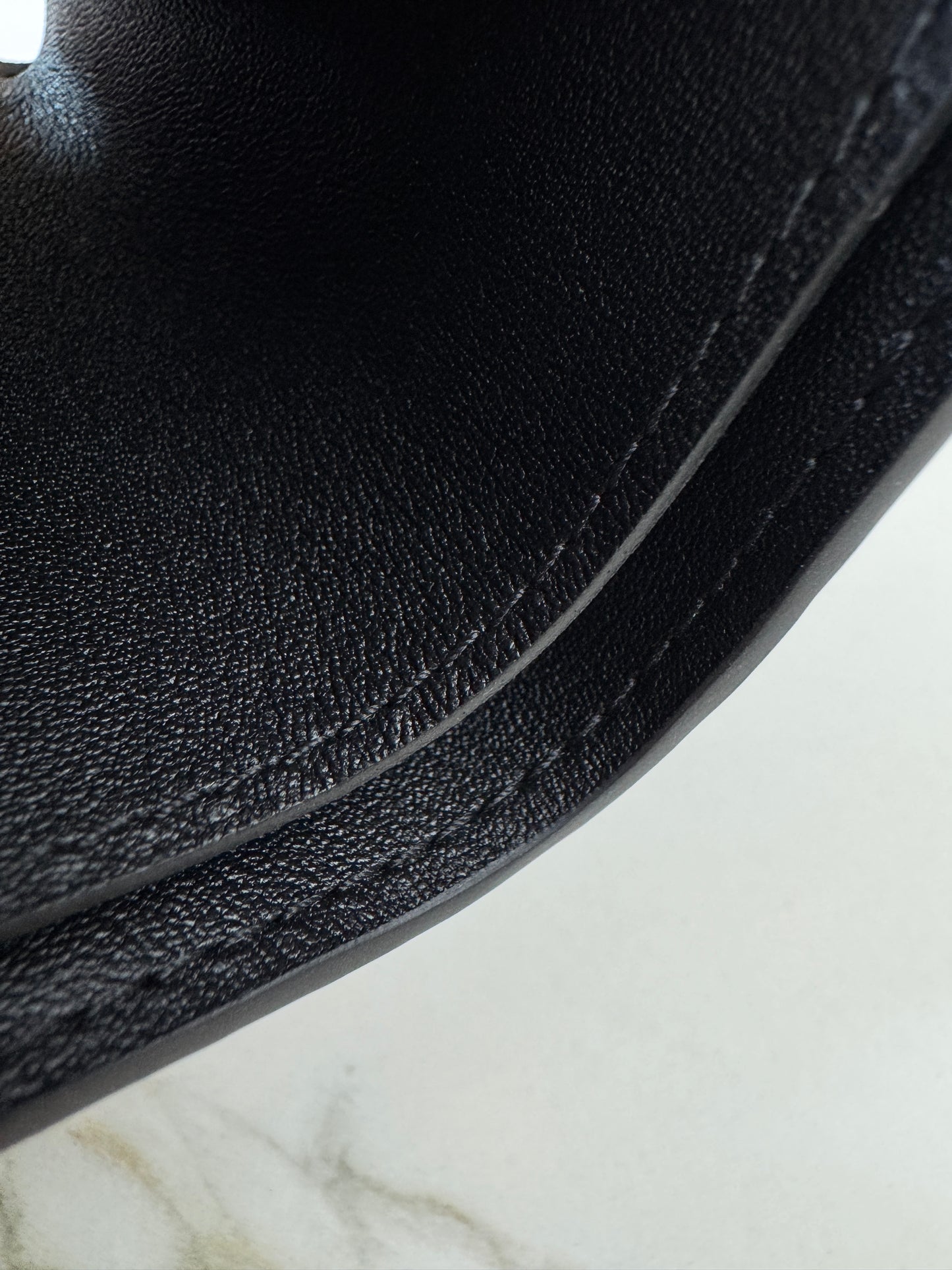 LV Multiple Wallet 黑色皮壓花
