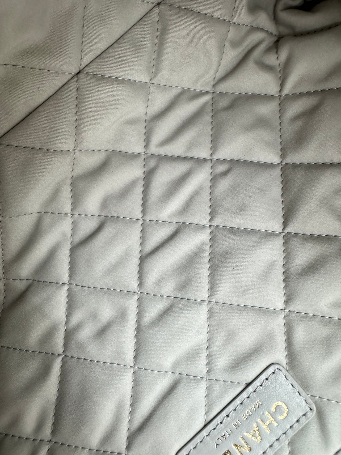 CHANEL 22Bag Small 25S淺灰色