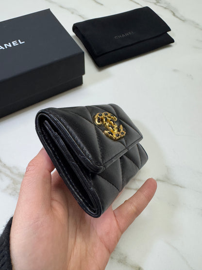 CHANEL 19 Card Holder