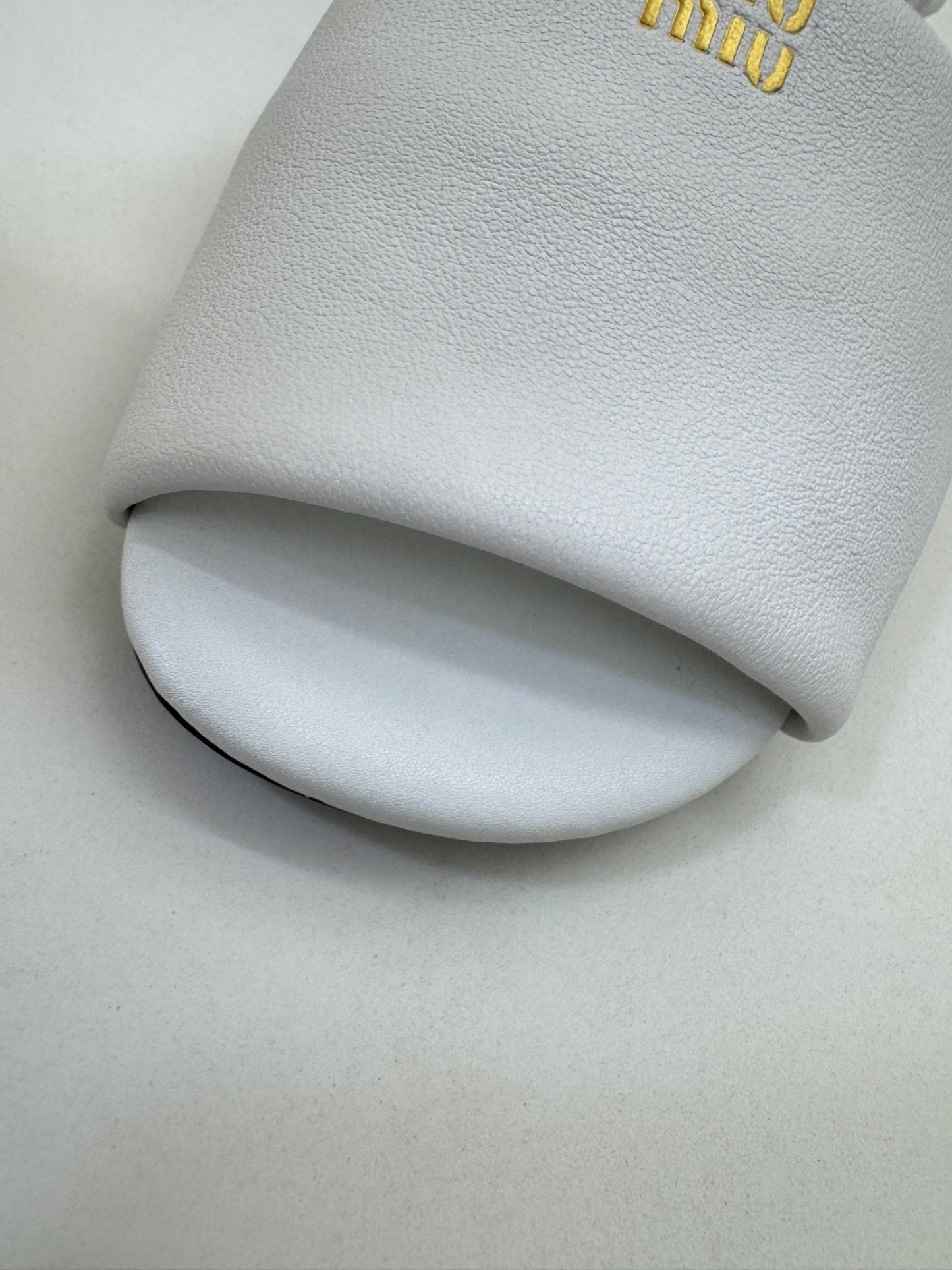 MIU MIU 兩穿魚嘴涼鞋 白色