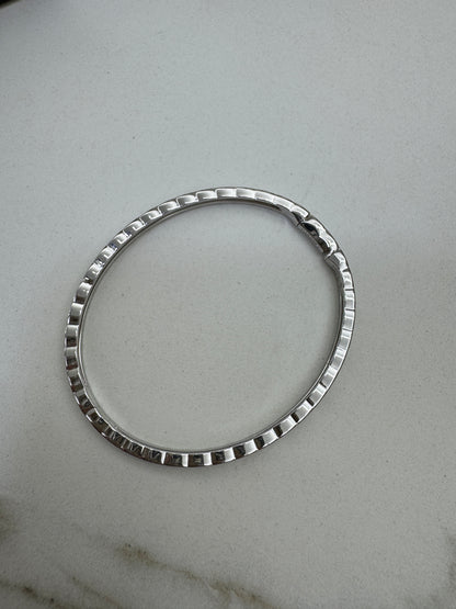 CHANEL Coco Crush 半鑽手鐲 白金色