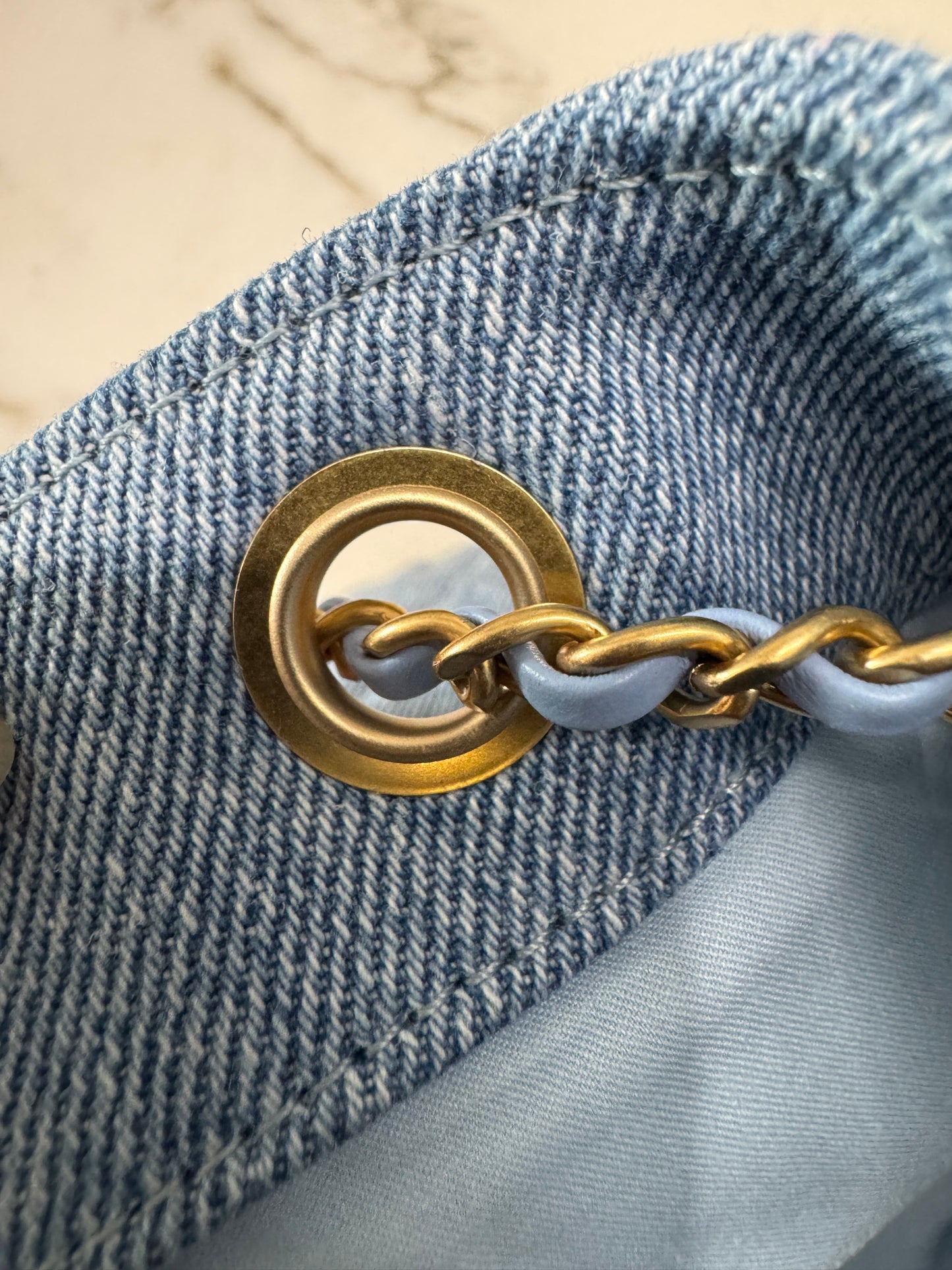 CHANEL 25 Bag 淺藍牛仔Small