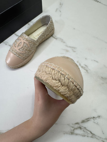 CHANEL 淺杏色軟呢漁夫鞋