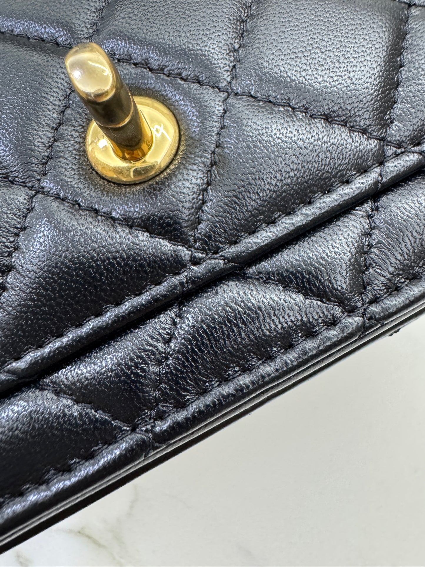 CHANEL 25B 手柄郵差 Wallet on Chain