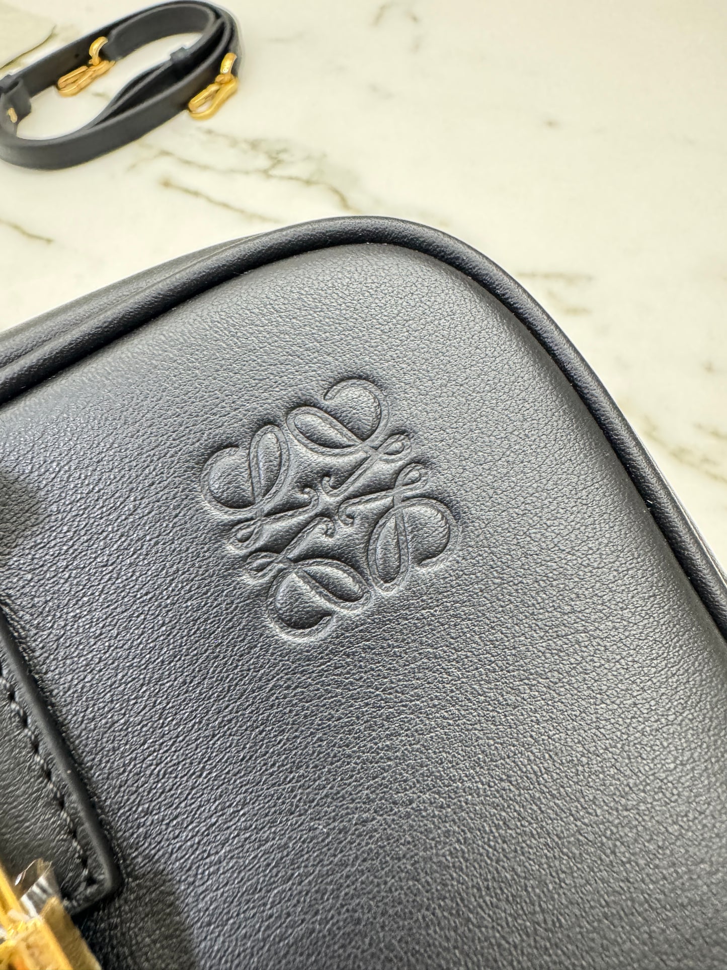 LOEWE Amazona 28 黑色