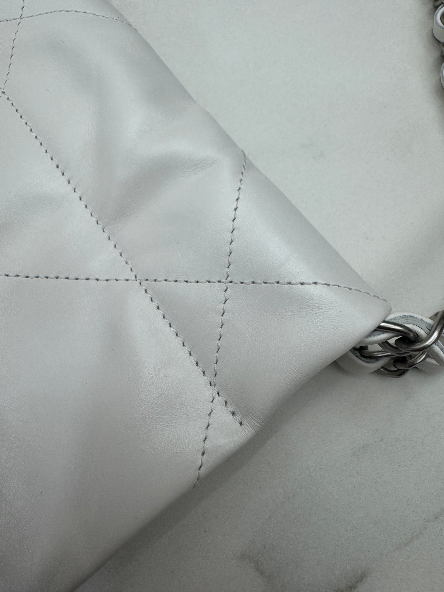 CHANEL 22Bag Small 白銀