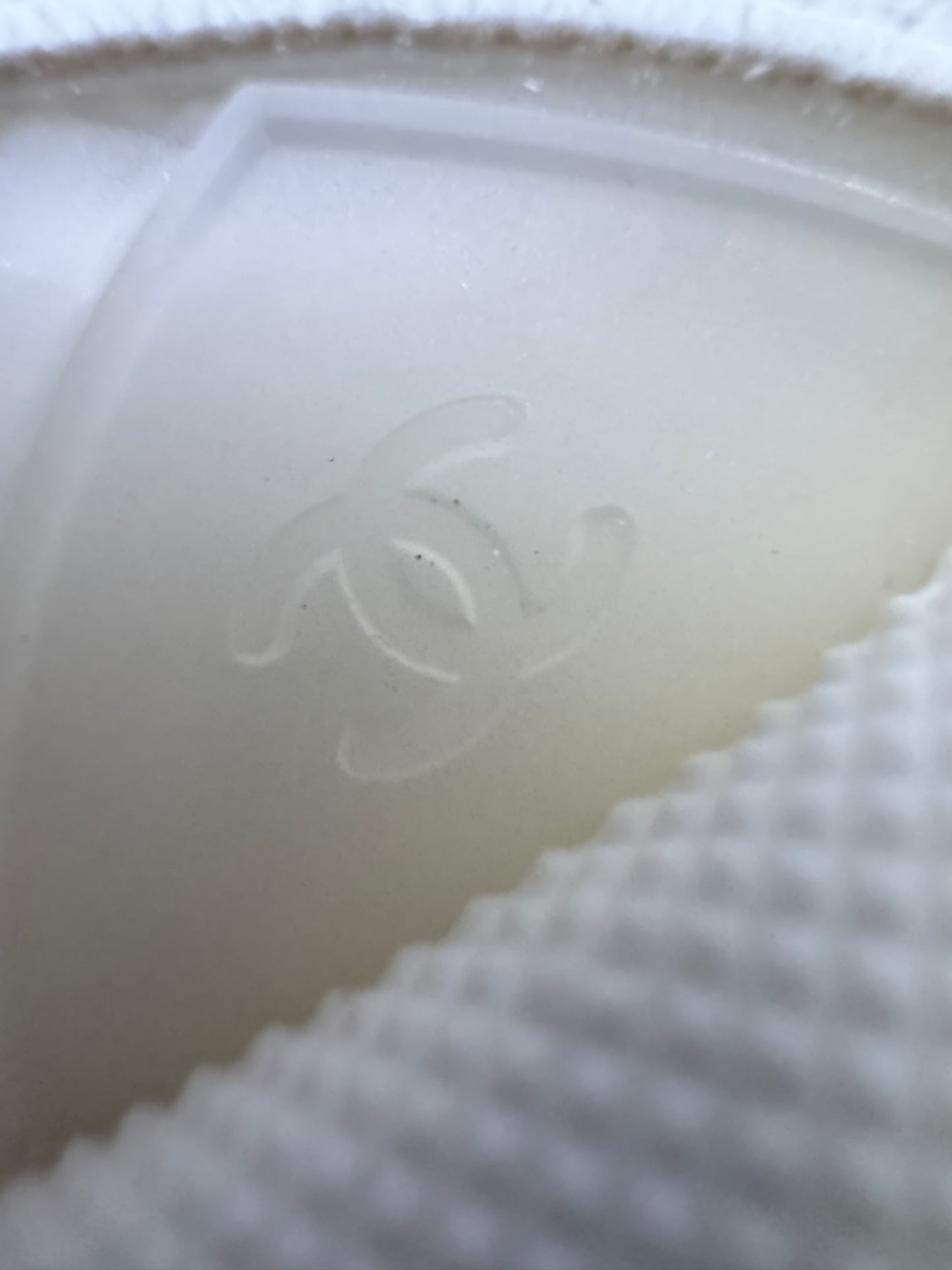 CHANEL 24S 純白運動鞋