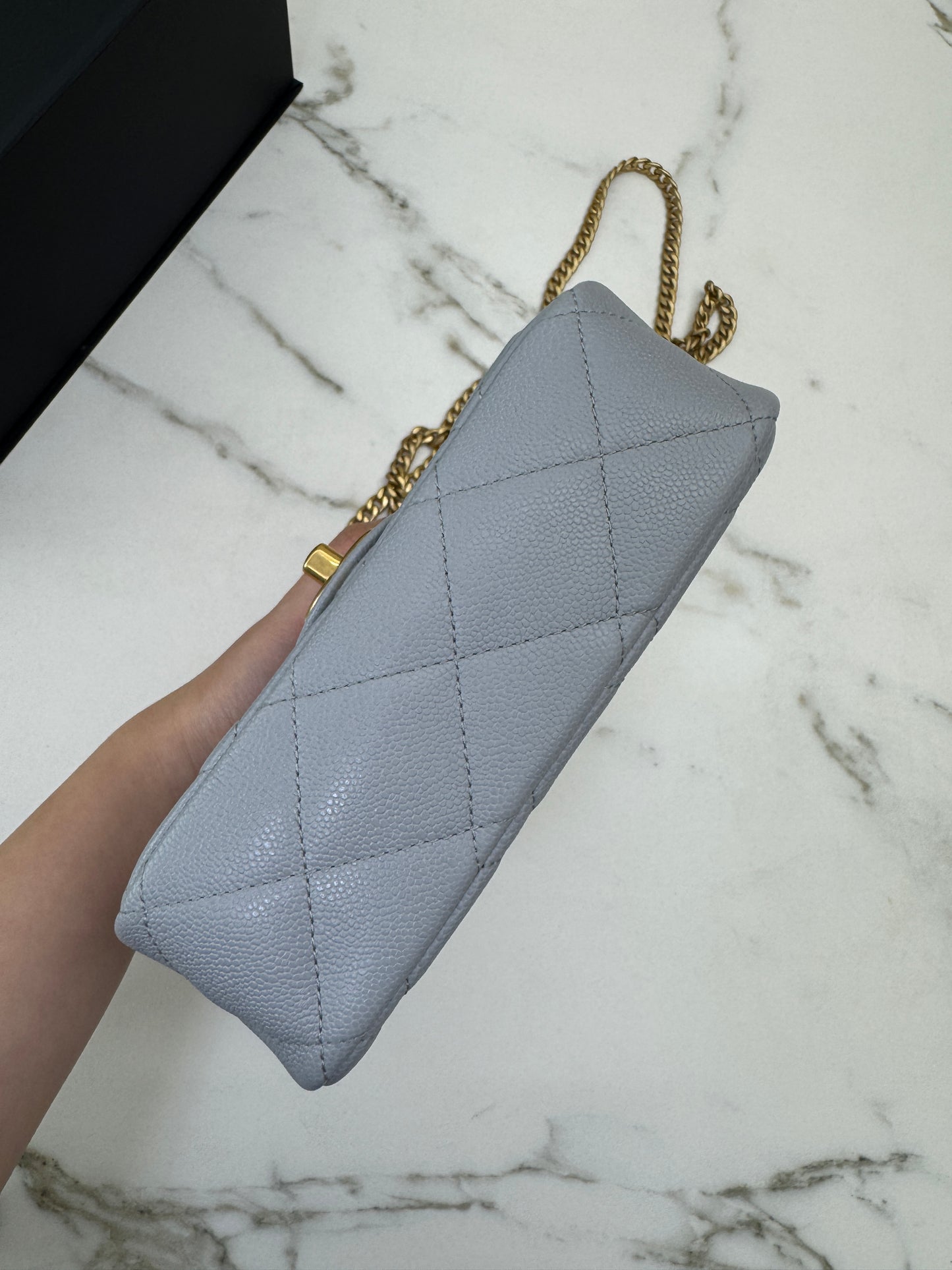 CHANEL 愛心金球 灰色 Mini Flap Bag 20cm