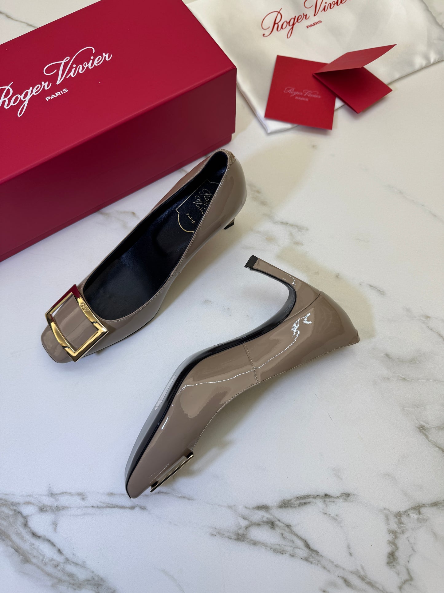 RV Trompette 喇叭跟7cm 漆皮高跟鞋 米灰色