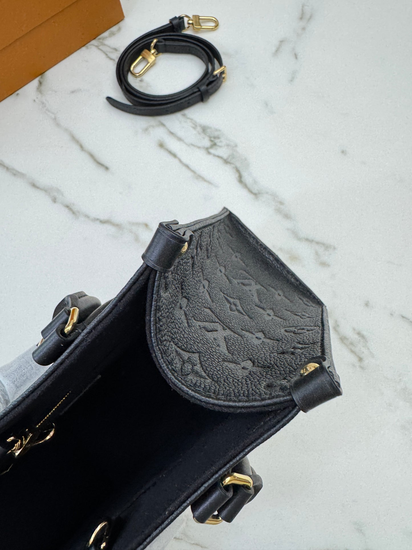 LV Onthego PM 黑色全皮