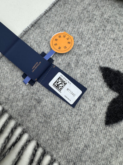 LV Reykjavik Scarf 100% Cashmere Black