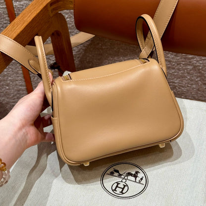 HERMES Mini Lindy 奶茶色內拼錦葵紫 swift 金扣