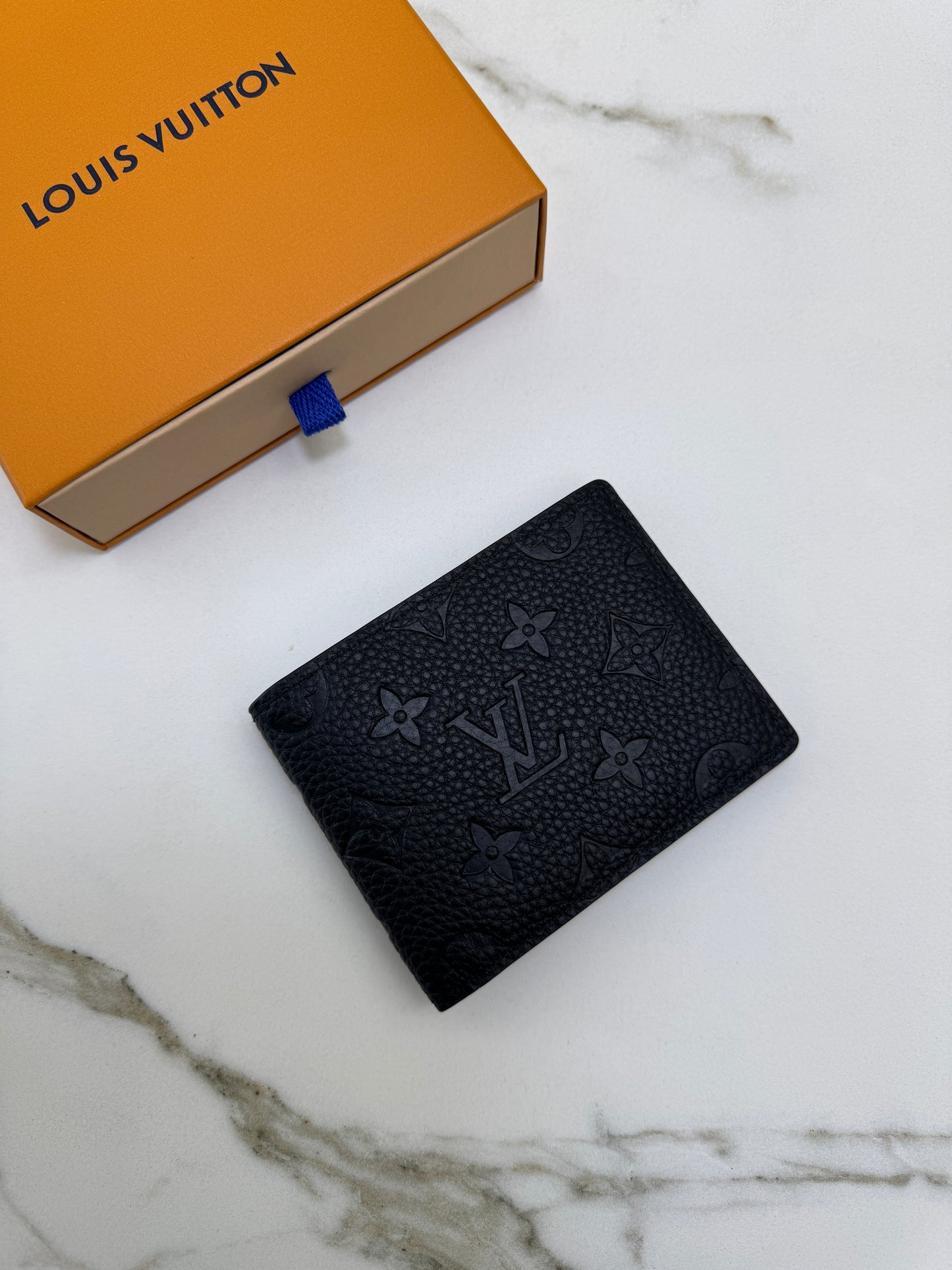 LV Multiple Wallet 黑色皮壓花