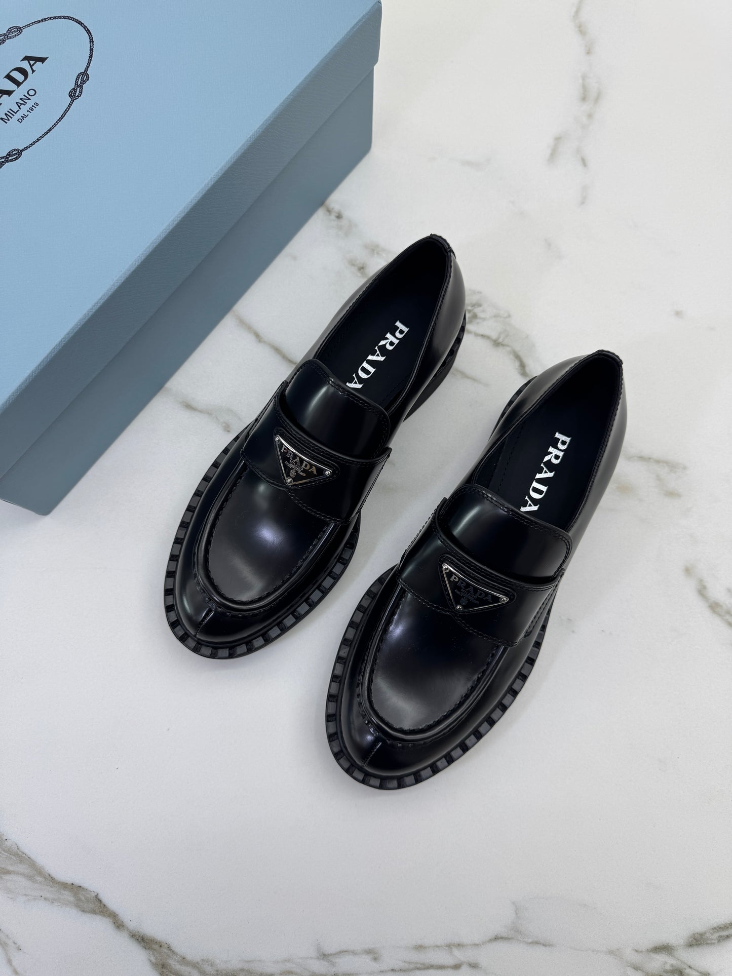 PRADA 光面皮革Loafers