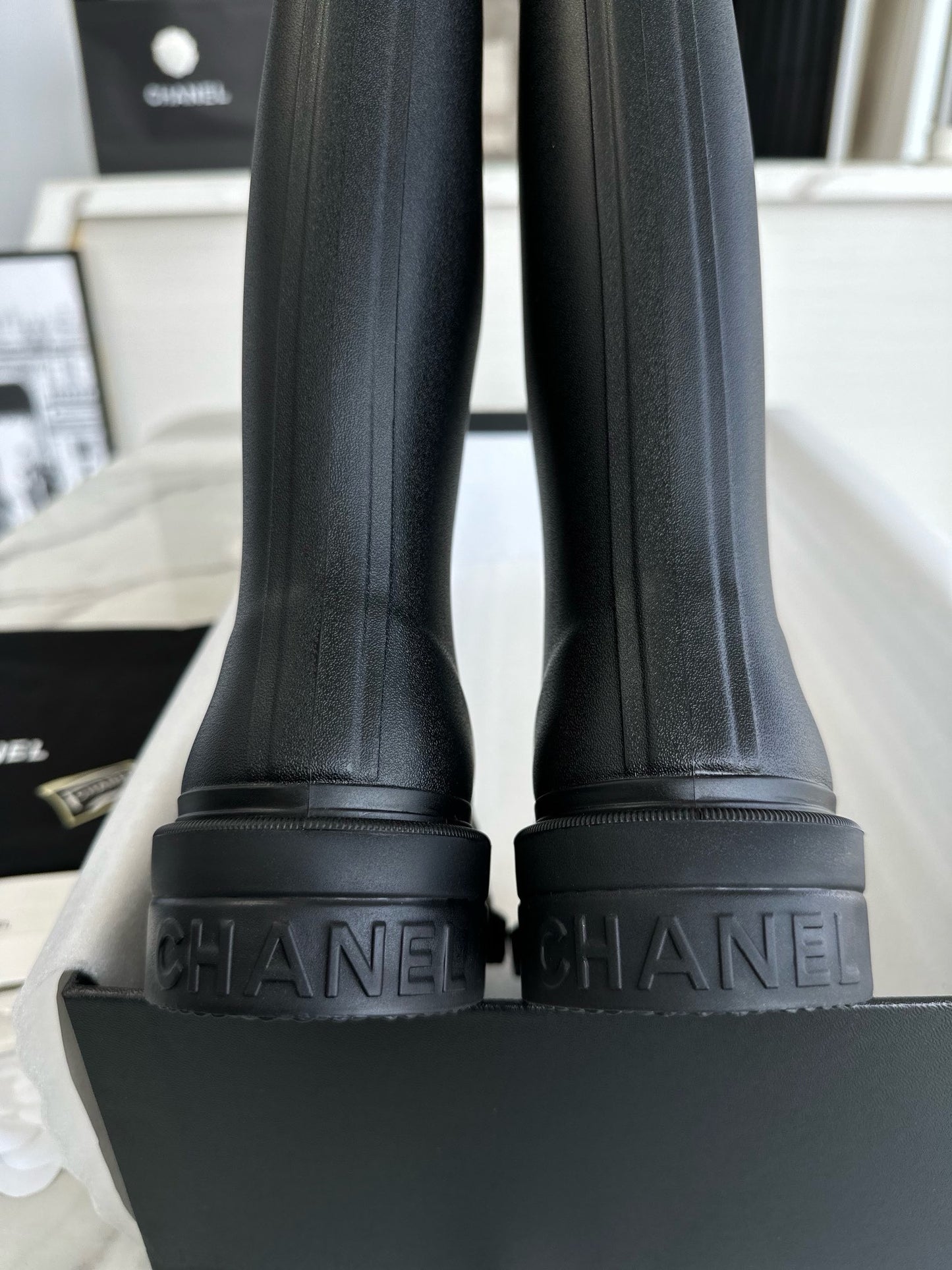 CHANEL 雨靴 🌟爆款 ￼