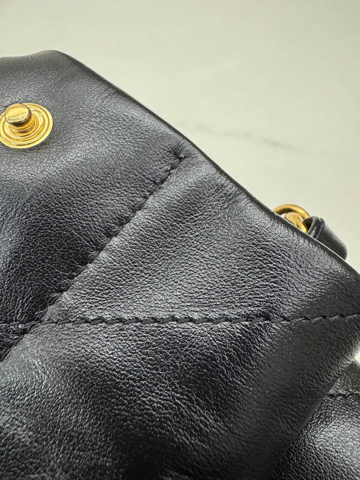 CHANEL 22Bag Medium 黑金