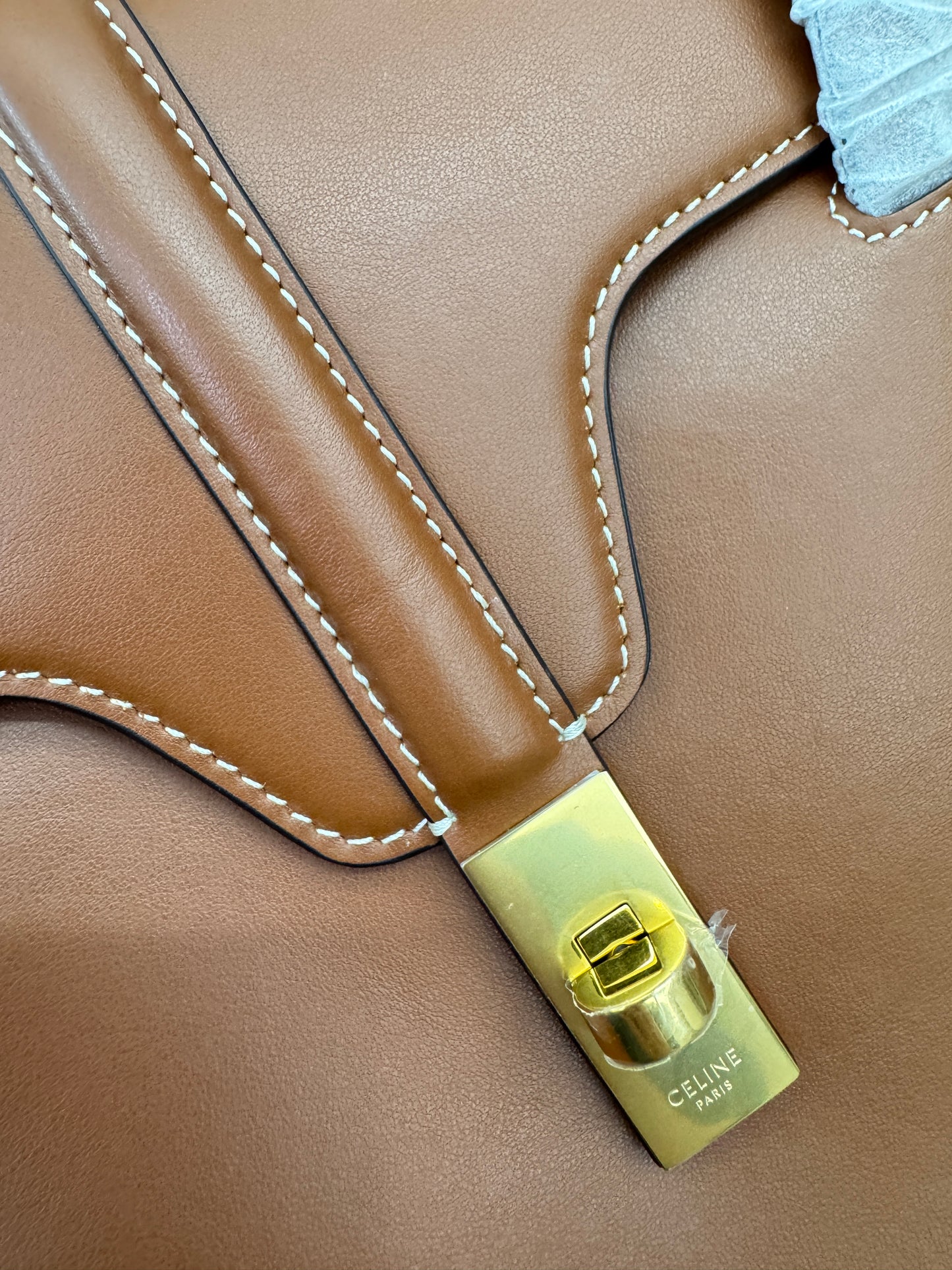 CELINE Soft 16 Medium 棕色