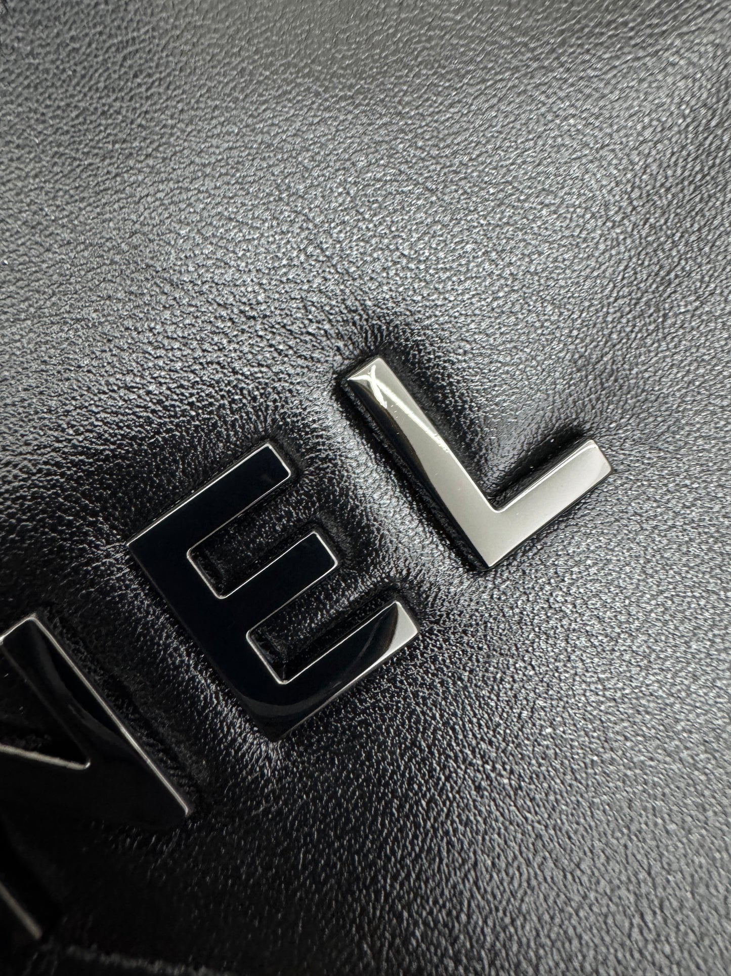 CHANEL 22Bag So Black Small