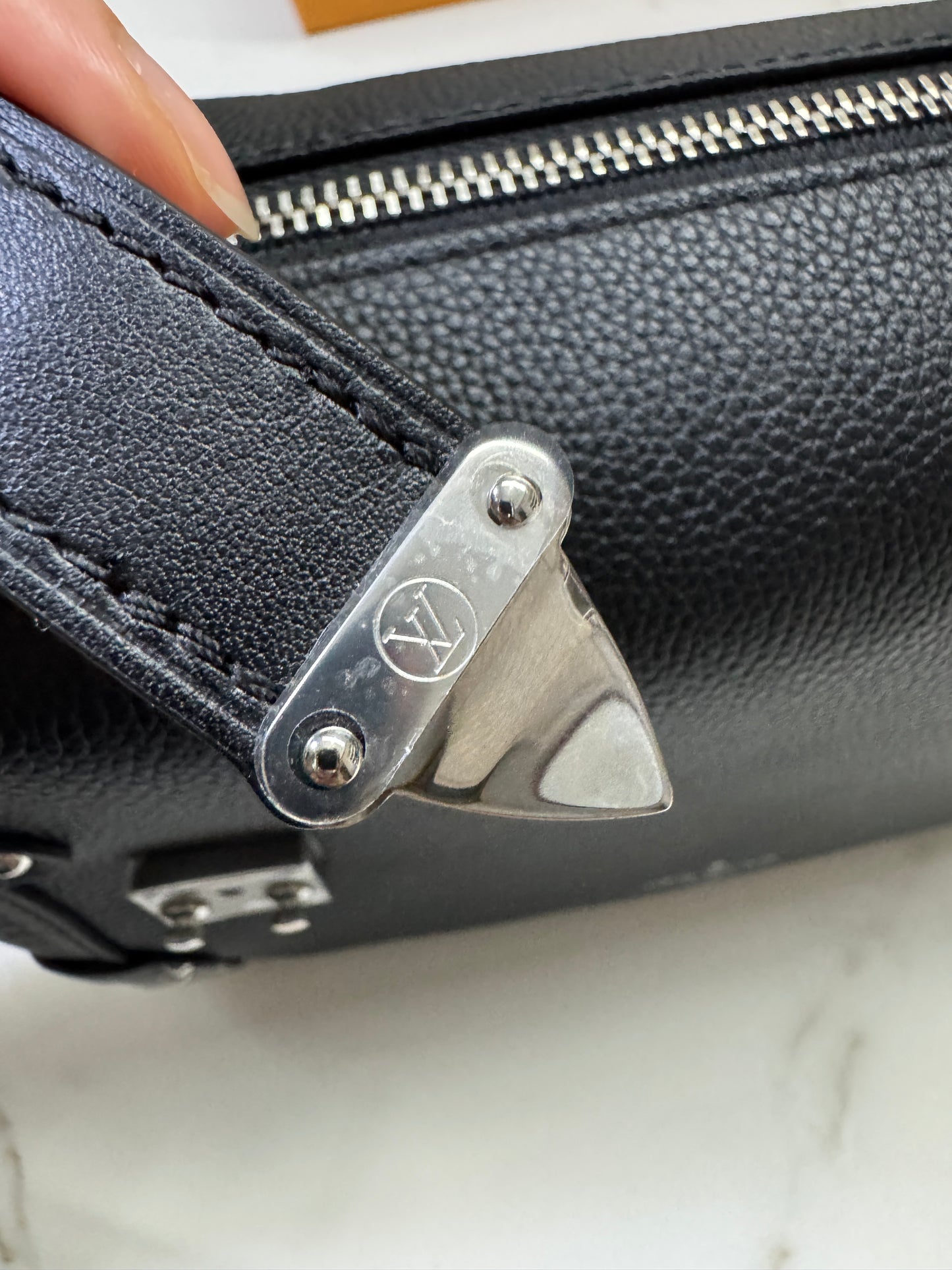 LV Side Trunk MM 黑色皮款