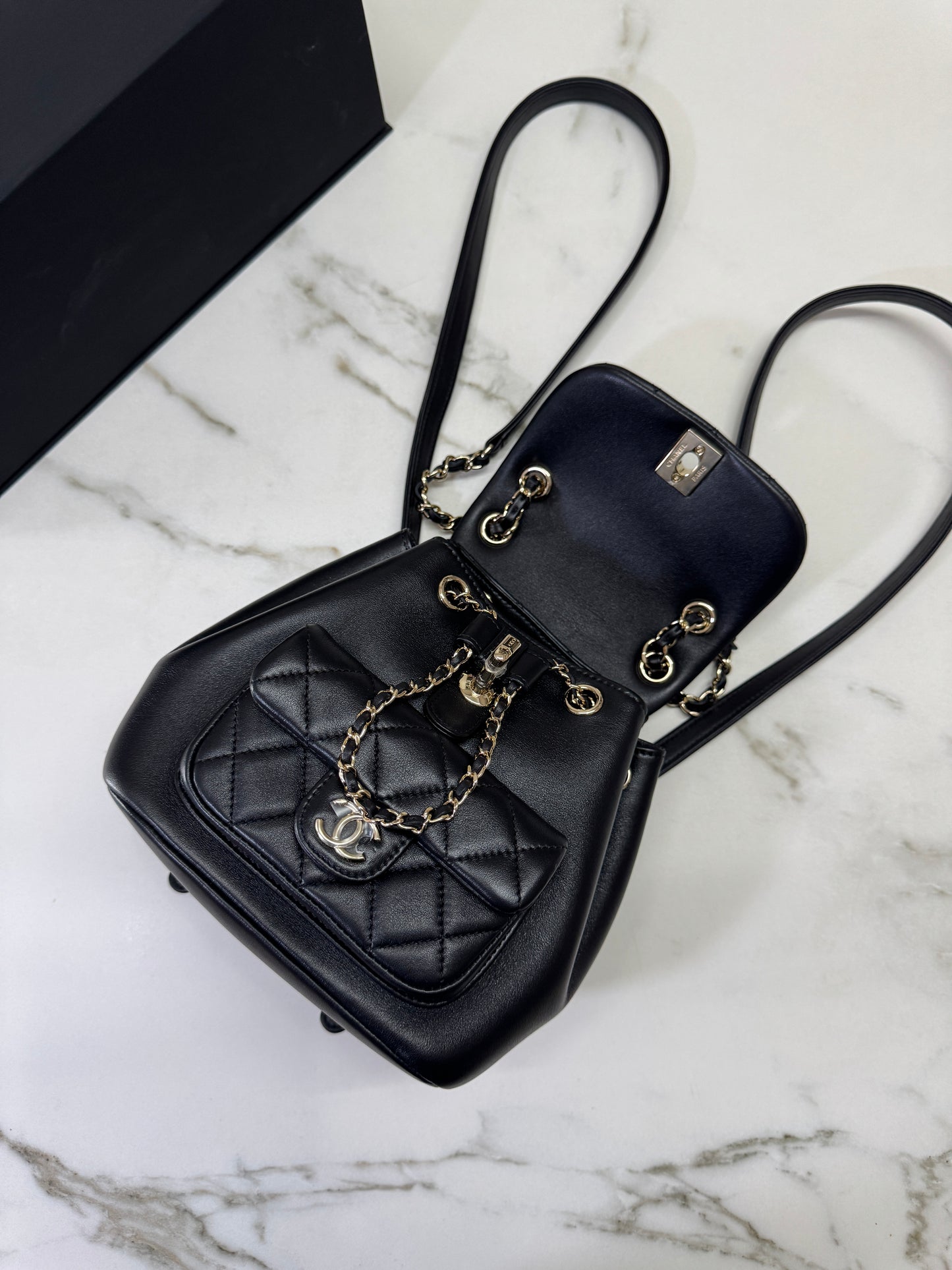 CHANEL Duma 胎牛皮 黑色 Small