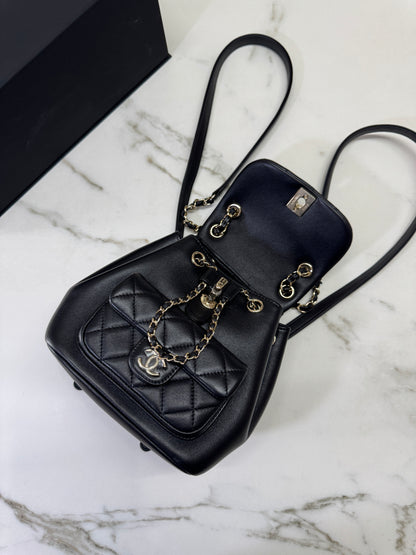 CHANEL Duma 胎牛皮 黑色 Small
