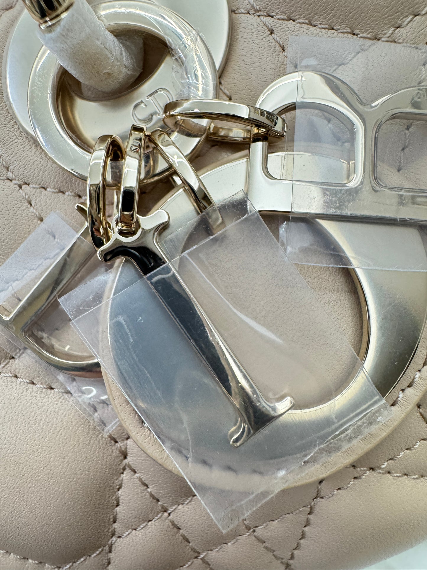 DIOR D-Joy Small 胭脂米 Powder Beige￼