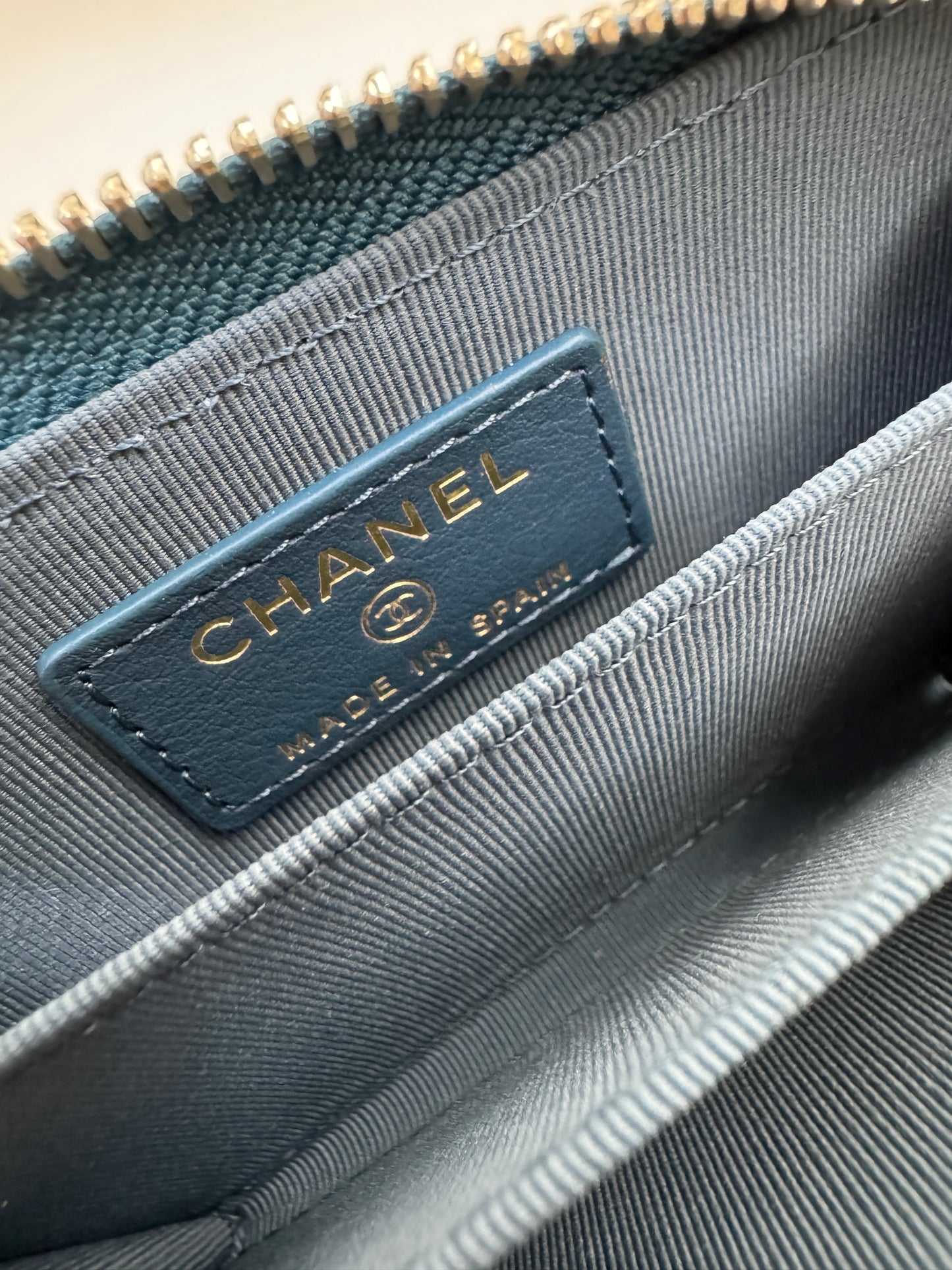 CHANEL 18S珠光藍 拉鏈零錢包 Iridescent Blue Coin Purse【Limited Edition】