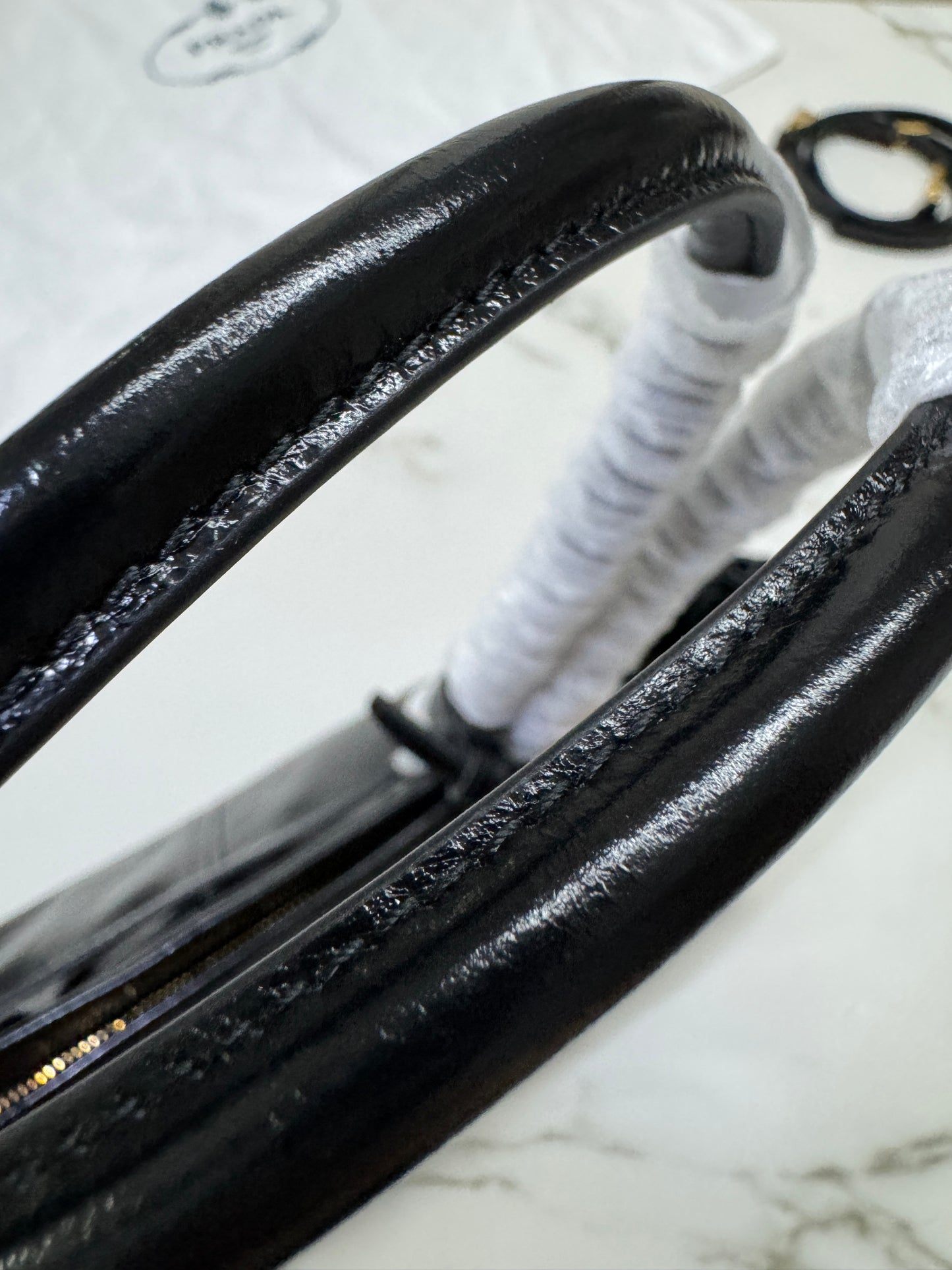 PRADA Soft Lux 中號 黑色