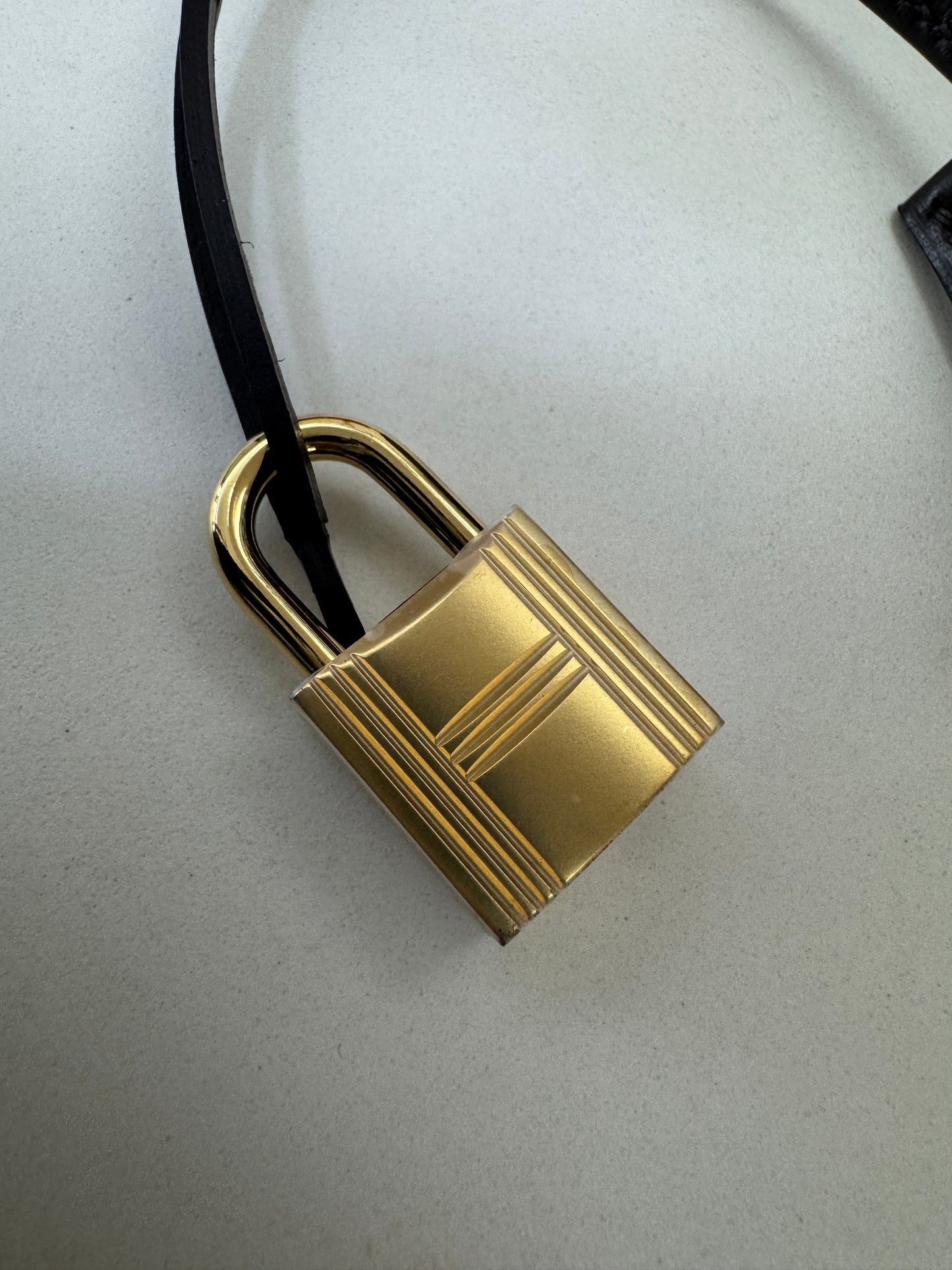 HERMES Kelly 25 烏木色Box皮金扣 外縫 Ebene Box Leather Seilier GHW
