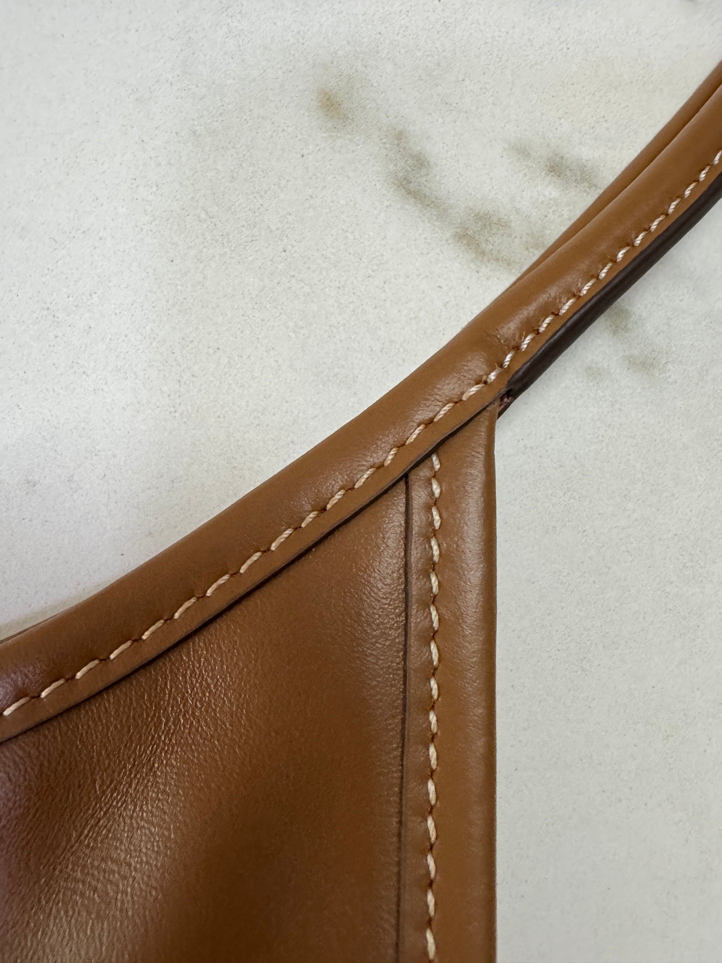 MIU MIU Ivy Tote Regular 淺棕色