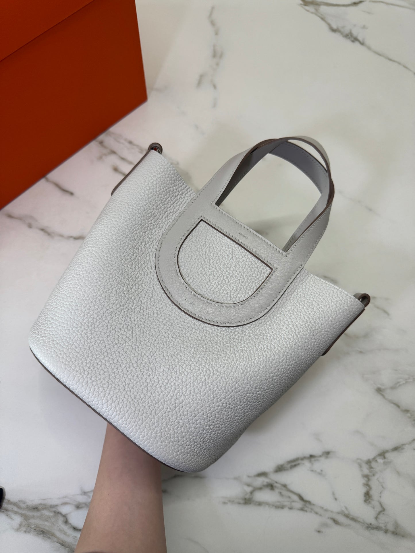 HERMES In The Loop 豬鼻菜籃子 M4奶灰色銀扣 Gris Pale PHW