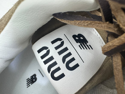 MIU MIU X NB 530 卡其淺棕色運動鞋