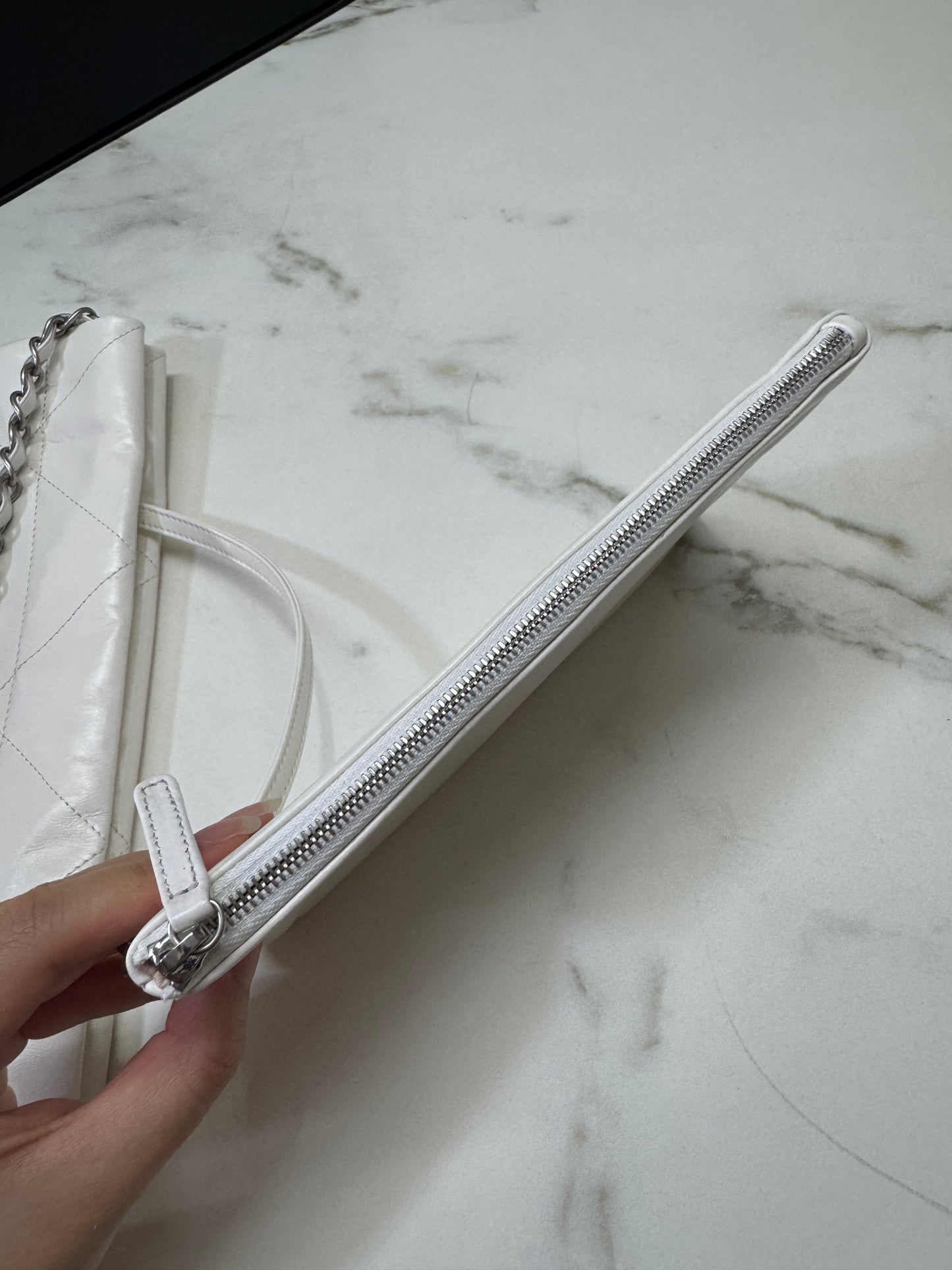 CHANEL 22 Bag Medium 白銀