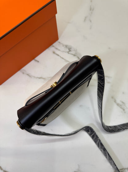 HERMES Mini Herbag 熊貓色 金扣 H Viking 帆布