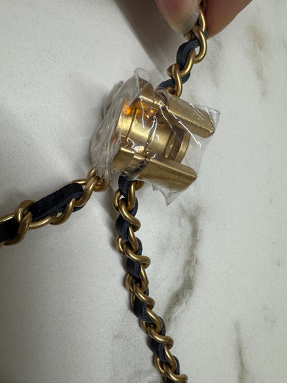 CHANEL woc 24A 琺瑯調節扣 羊皮 黑