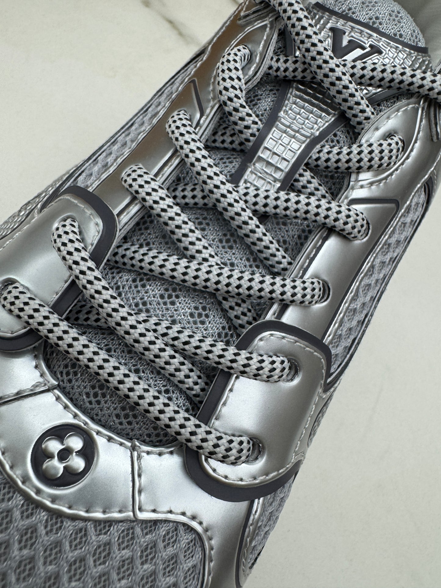 LV Olympia Sneaker 銀色運動鞋