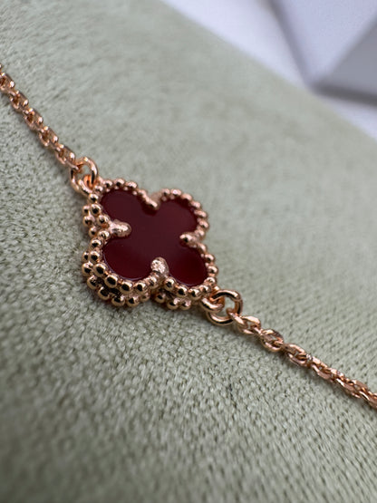 VCA Sweet Alhambra Bracelet 紅玉髓