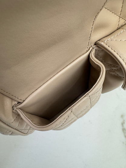DIOR Caro Backpack Medium 奶茶色