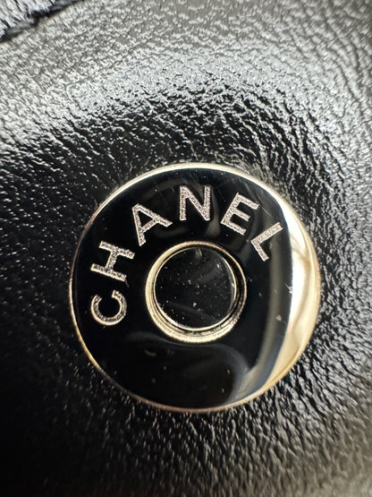 CHANEL 22Bag 黑銀 Medium