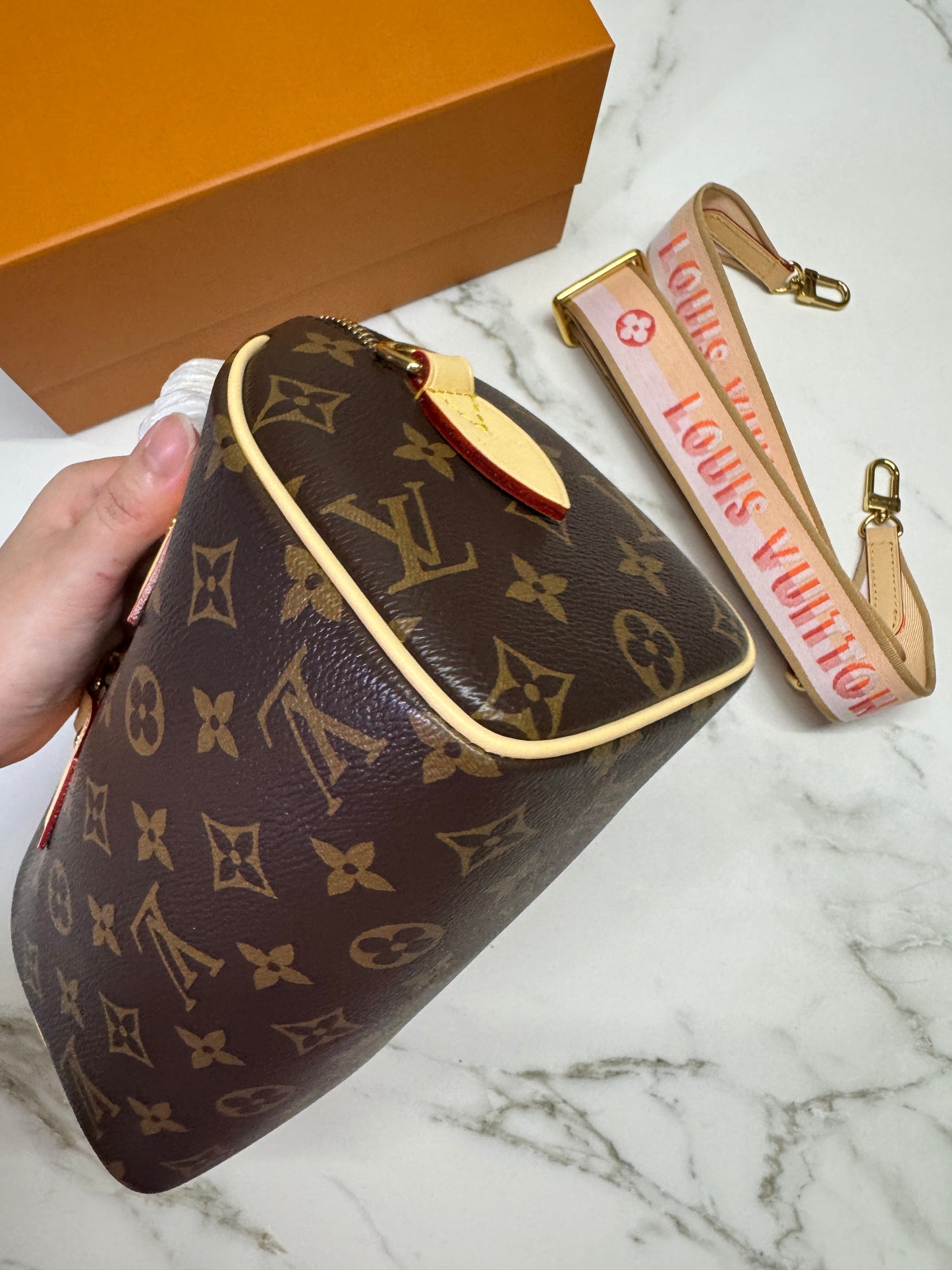 LV Speedy 20 粉橙色肩帶