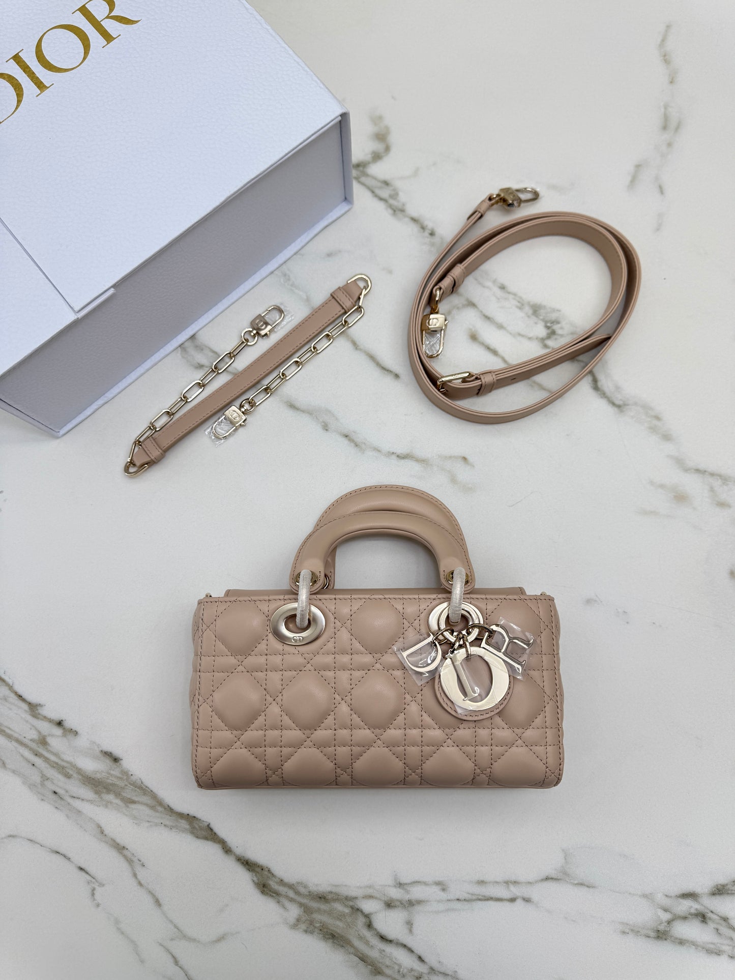 DIOR D-Joy Small 胭脂米 Powder Beige￼