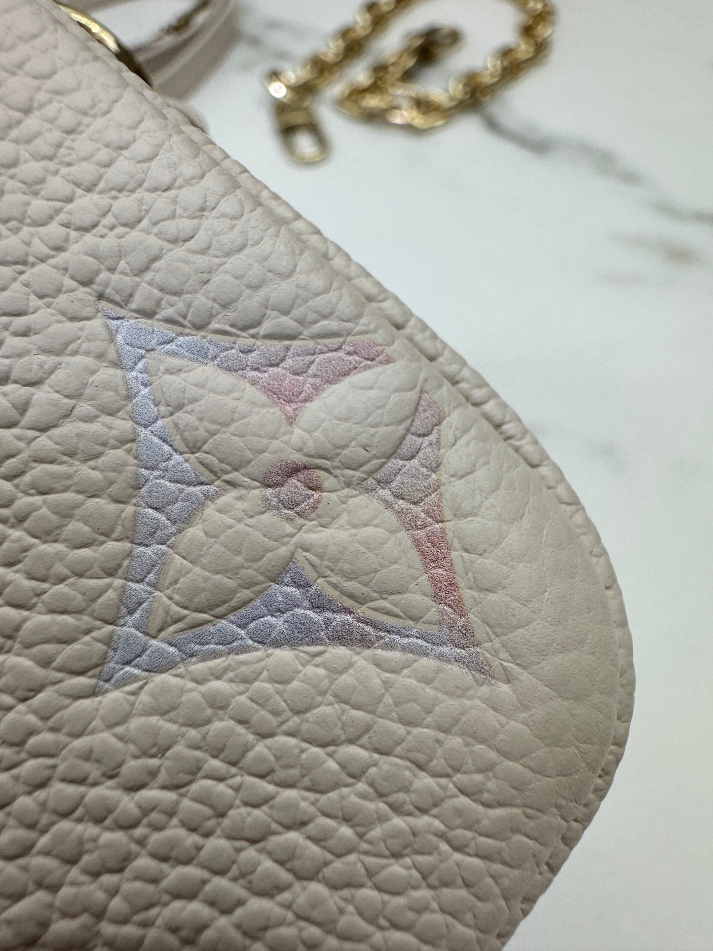 LV Pochette Metis East-West 漸變紫