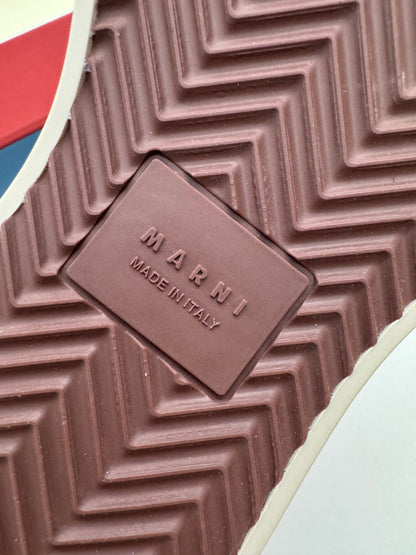 MARNI 大頭瑪麗珍 黑色皮款