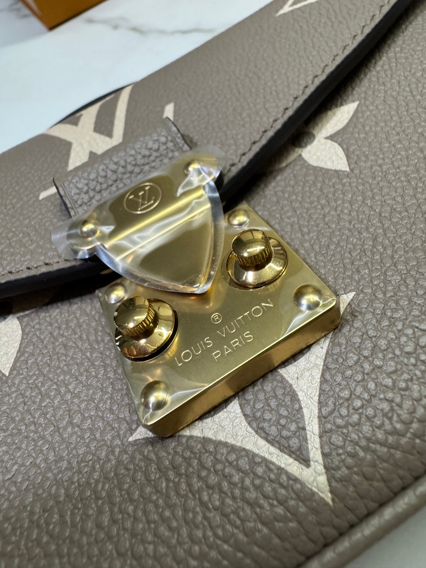 LV Pochette Metis 大象灰