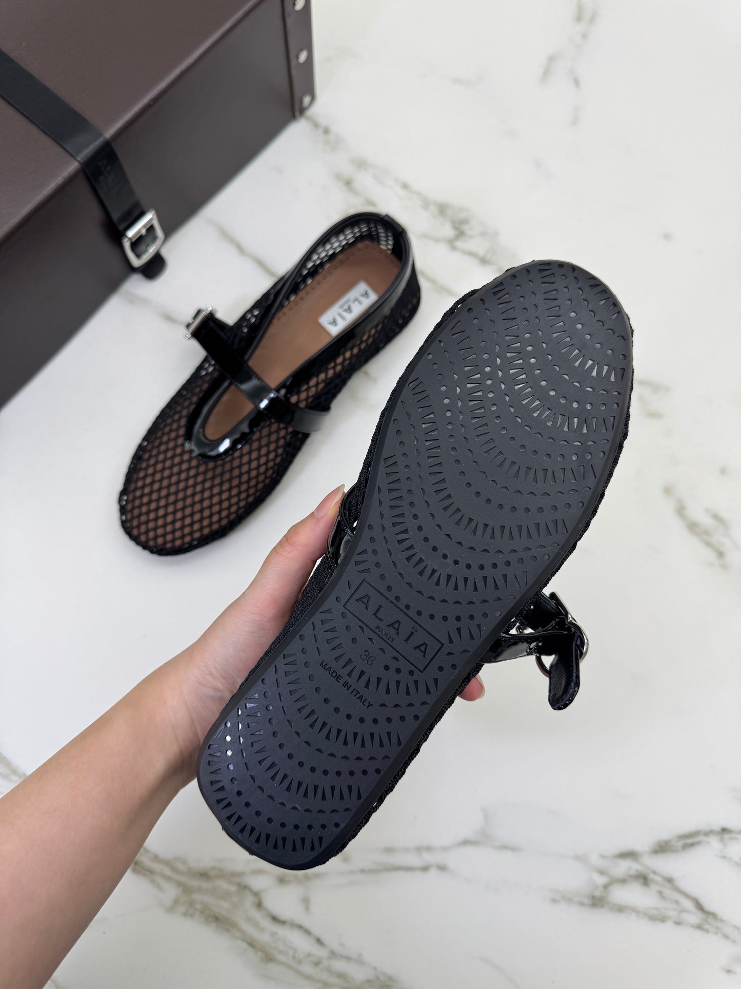 ALAIA 漁網瑪麗珍
