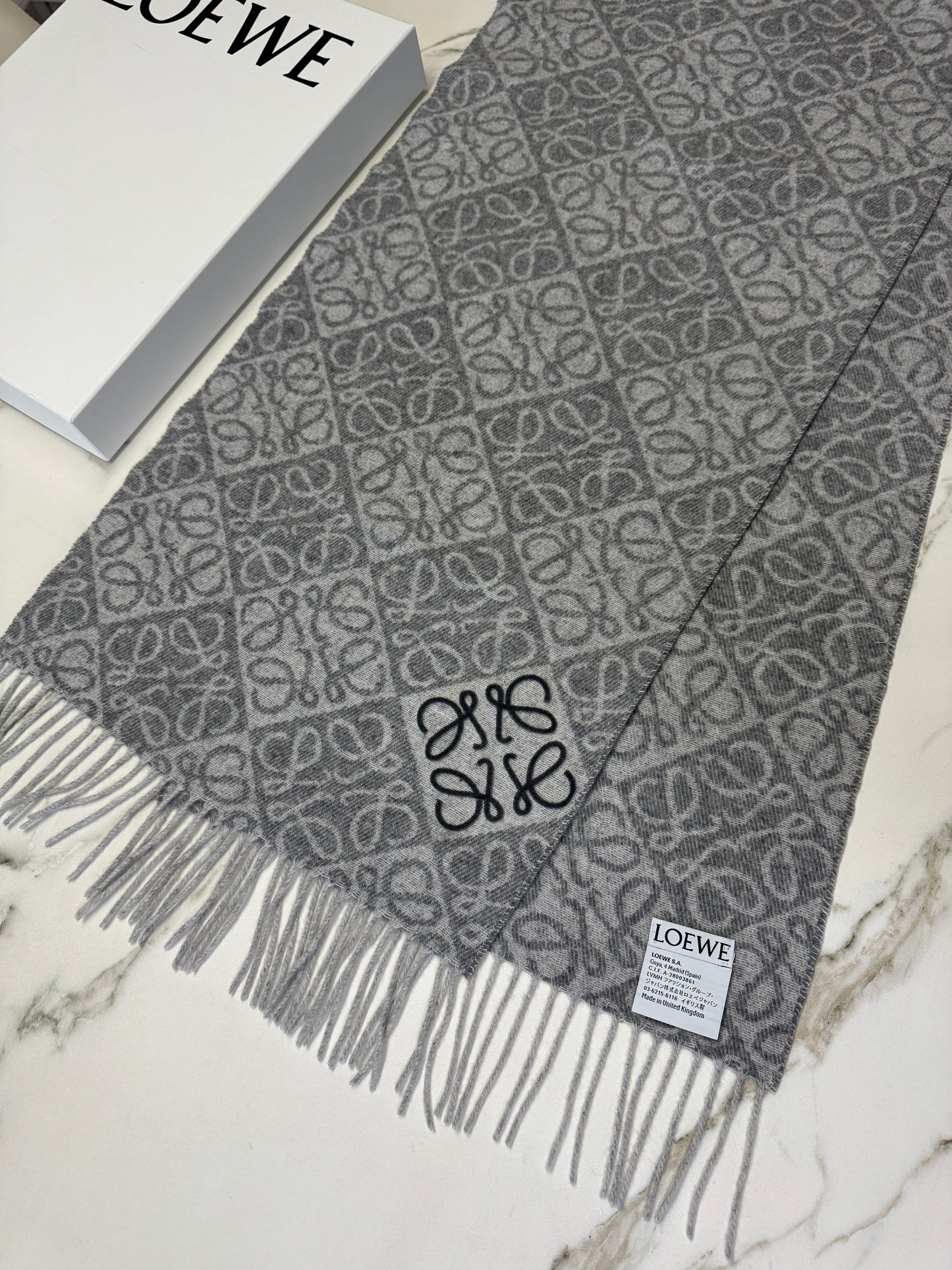 LOEWE Scarf 淺灰 3D Logo 180cm